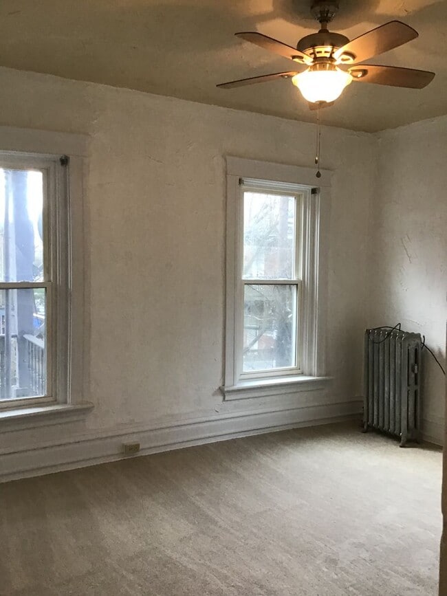Building Photo - 215 Woodbine St