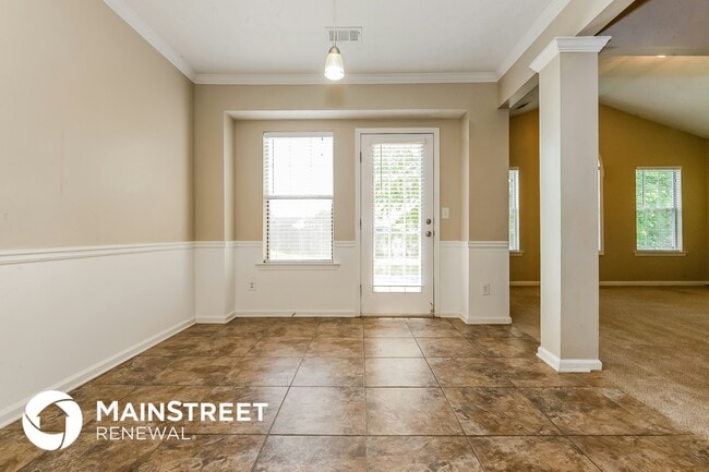 Foto del edificio - 437 Summer Hill Cir