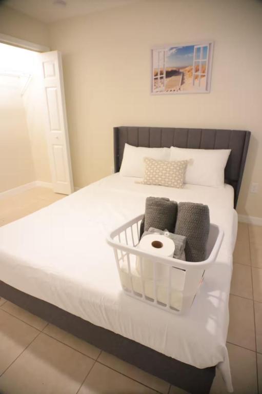 Foto del edificio - 826 N Lincoln Ave