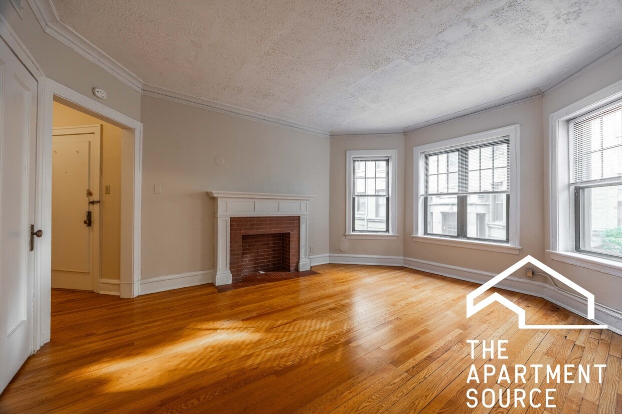 Primary Photo - 925 Forest Ave