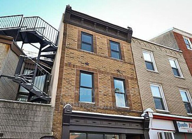 Building Photo - 507 S 4th St