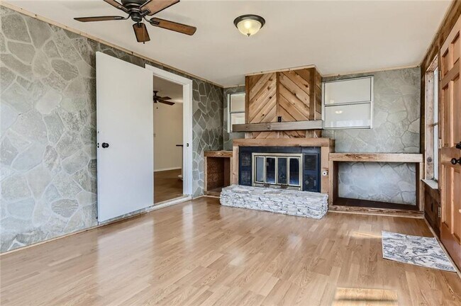 Foto del edificio - 7608 Meadowview Ln