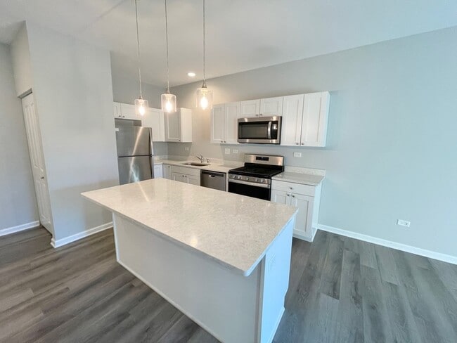 Building Photo - 301 N Madison St