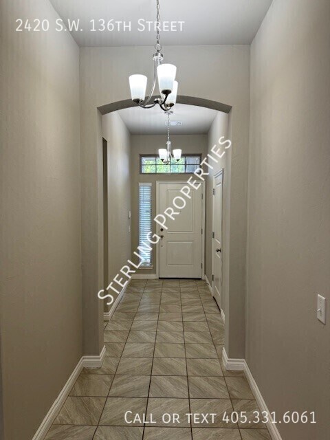 Building Photo - 2420 SW 136th St