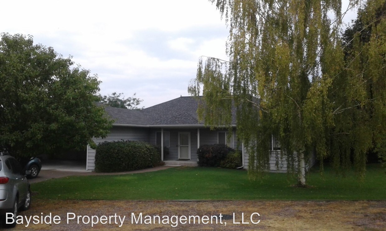 Primary Photo - 3 br, 2.5 bath House - 402 Bayview Dr.
