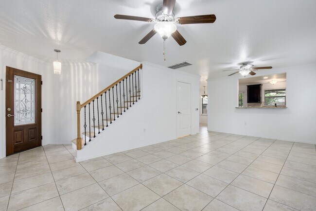 Foto del edificio - 7201 Outfitter Drive