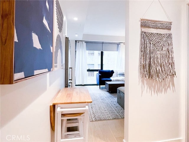Building Photo - 400 S Broadway