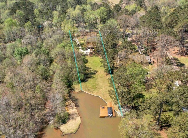 Building Photo - 2270 Emerald Dr