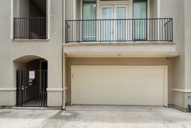 Building Photo - 1205 Detering St