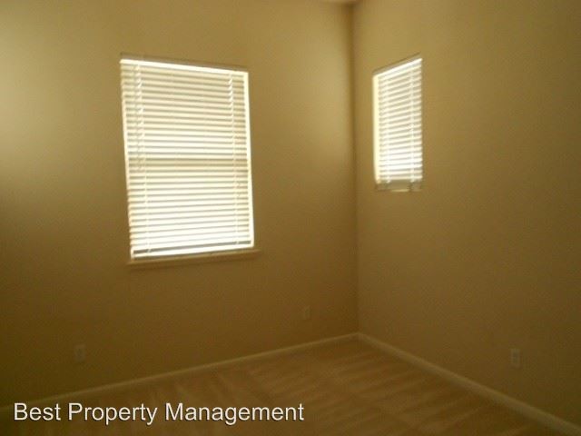 Foto del edificio - 4 br, 3 bath House - 266 W. Country Club Dr.