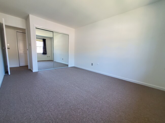 Bedroom - 800 Old Springfield Ave