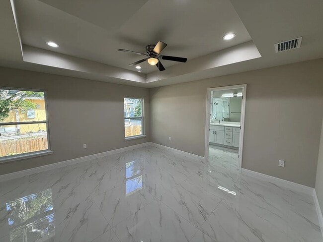 Building Photo - 3207 36th St SW