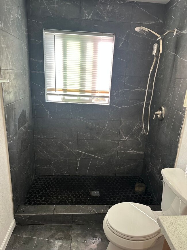 Foto del edificio - Azusa one bed one bath new ADU for lease