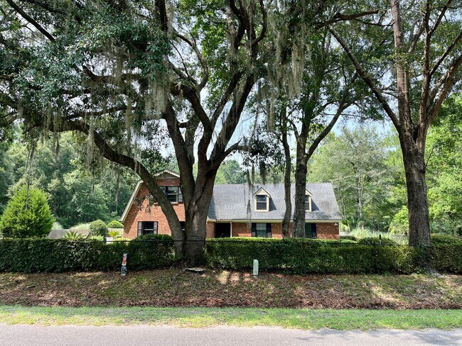 Building Photo - Charming 3-Bedroom Home on 2 Acres – Lands...