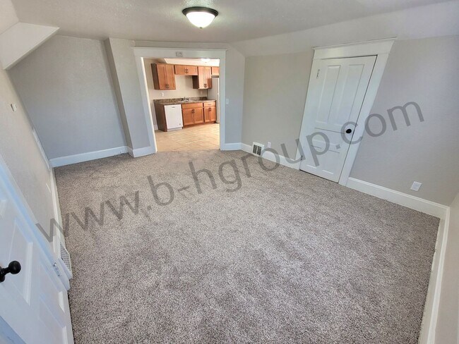 Foto del edificio - 6411 32nd Ave