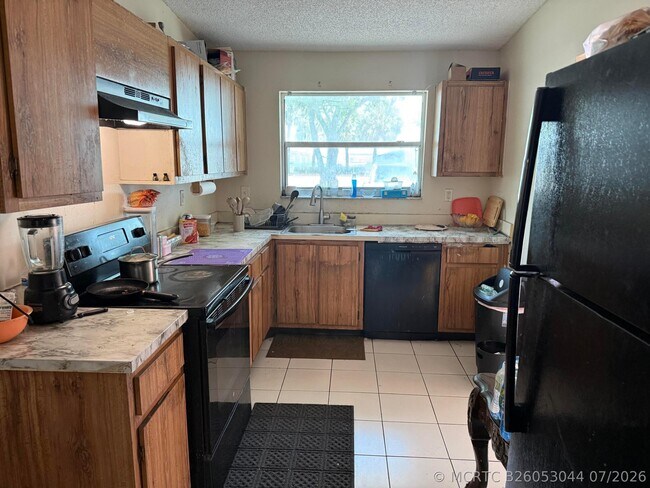 Foto del edificio - 7824 Pembroke Rd