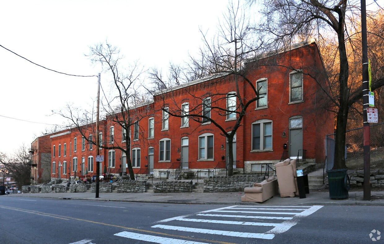 Primary Photo - 2243-2247 Vine St