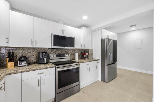 Foto del edificio - 2244 SW 10th St