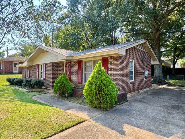 Foto del edificio - Beautifully Updated 3-Bedroom, 2-Bath Home...