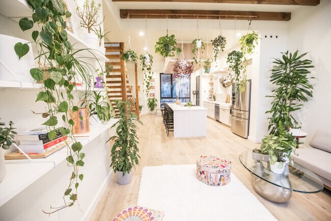 Building Photo - 803 54th St