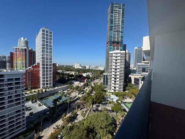 Foto del edificio - 1450 Brickell Bay Dr