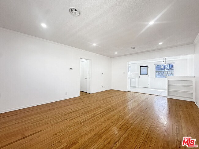 Building Photo - 5123 W 58th Pl