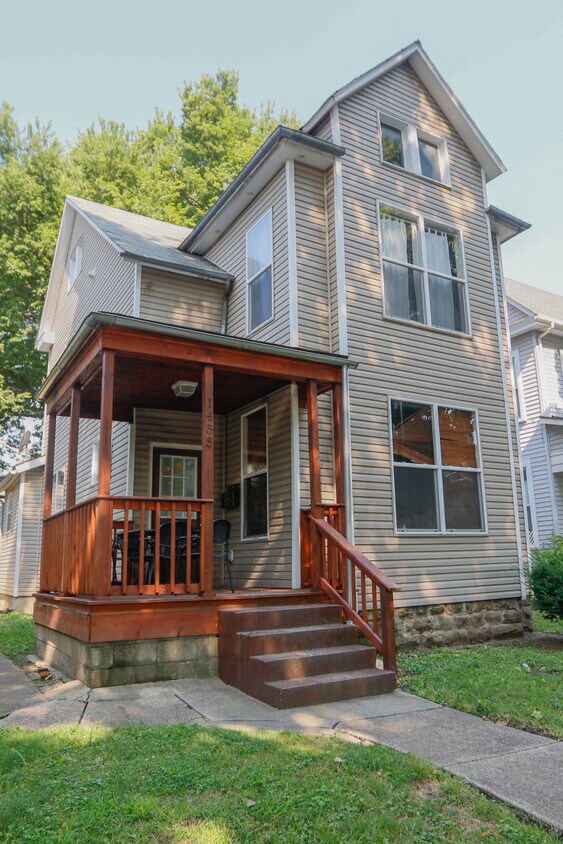 Primary Photo - 1455 Highland St