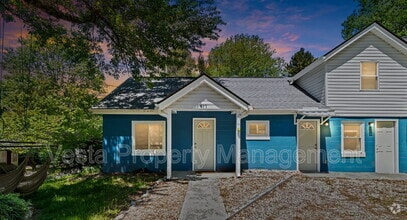 Building Photo - 817 Oakdale Rd