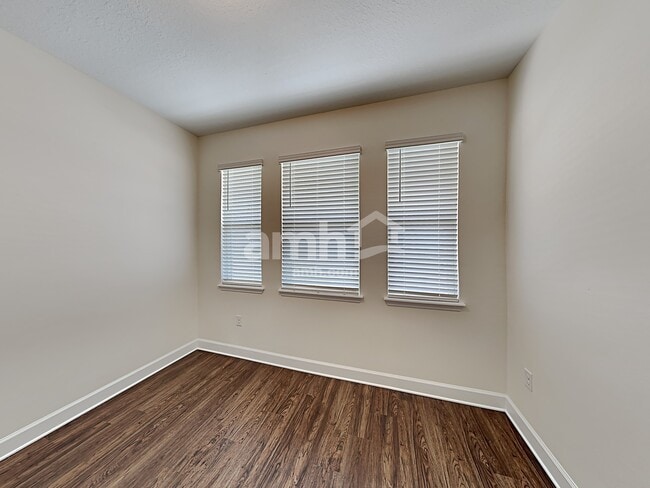 Building Photo - 505 Pine Terrace Dr