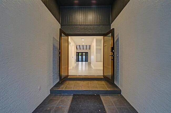 Foto del edificio - 3501 N Park Rd