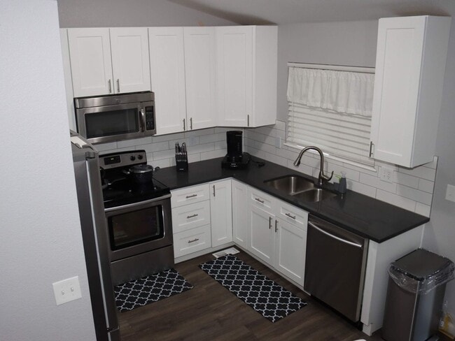 Building Photo - 3 Bedroom Single Family Home in Aurora