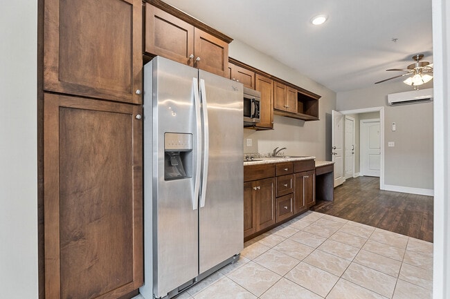 Building Photo - Eagle Village