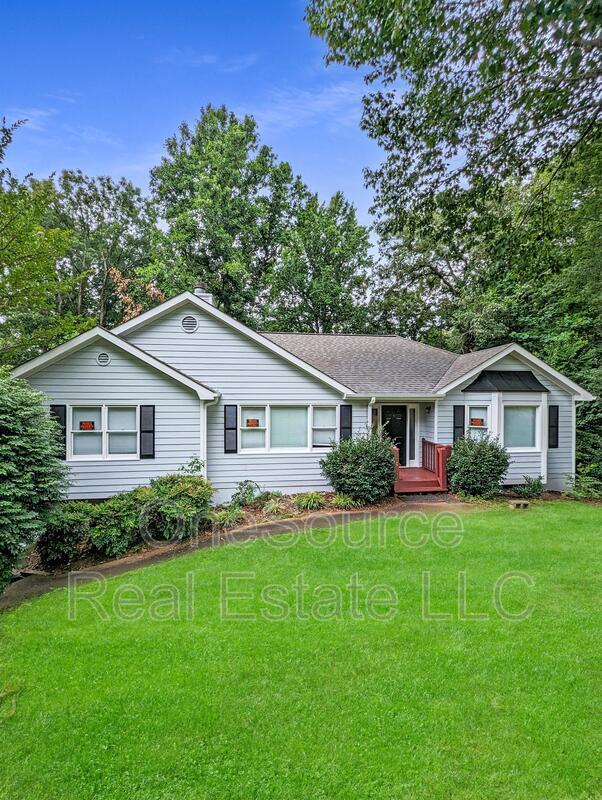 Primary Photo - 515 Penny Ln