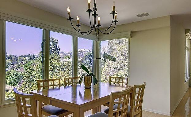 Foto del edificio - 310 S Thurston Ave