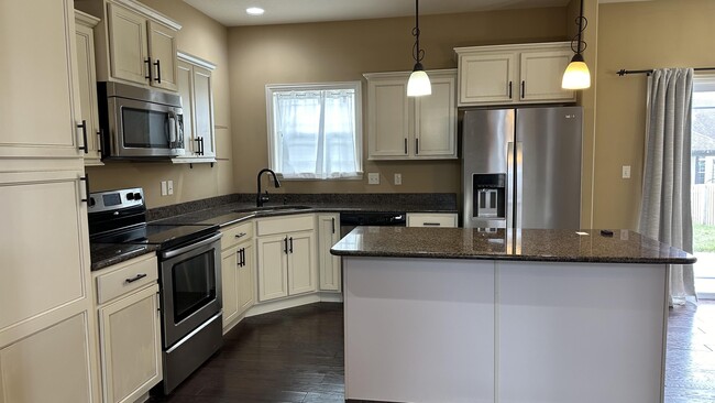 Building Photo - 4416 Maxwell Ln