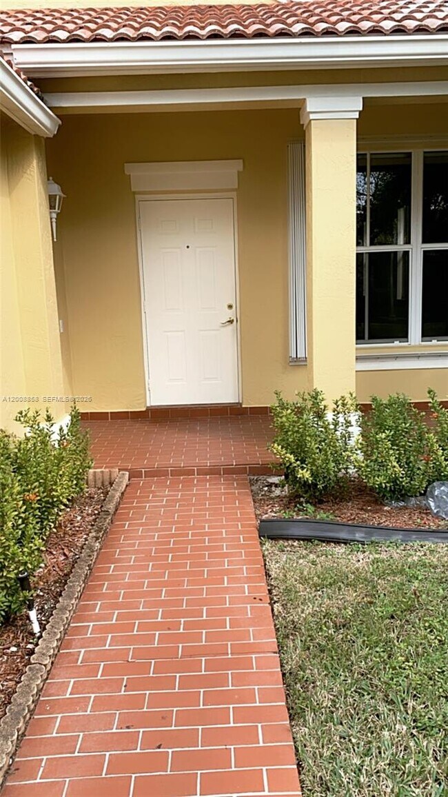 Foto del edificio - 756 Sand Creek Cir
