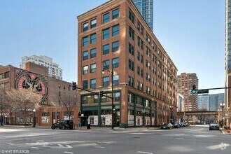 Building Photo - 900 S Wabash Ave