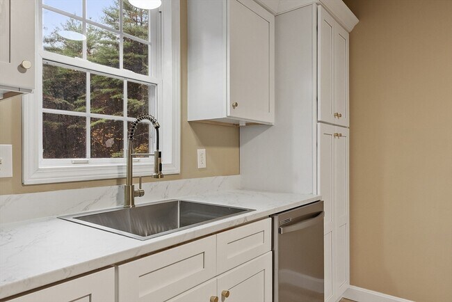 Foto del edificio - 72 Patterson Rd