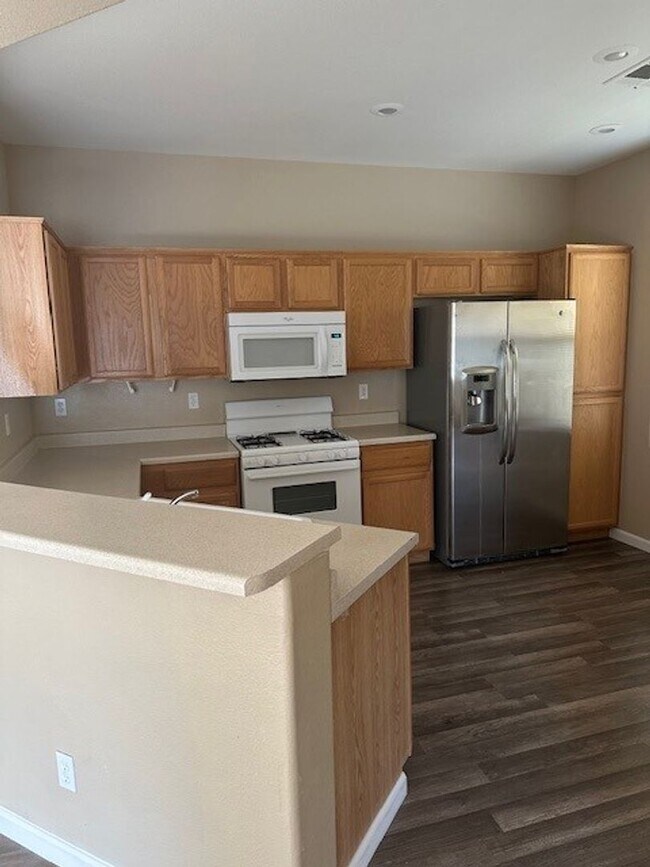 Foto del edificio - 4 bedroom house in Summerlin