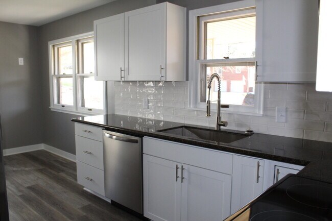 Foto del edificio - 4406 Vinton St