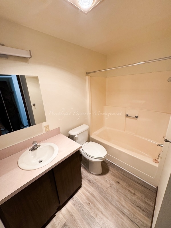 Building Photo - 5775 Golden Eagle Dr