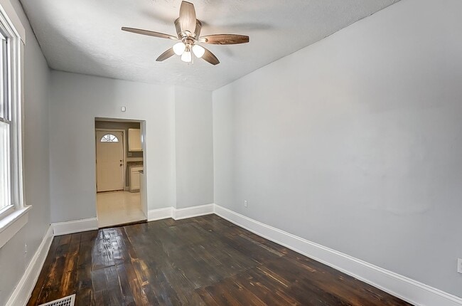 Foto del edificio - Four Bedroom Available in Dayton!
