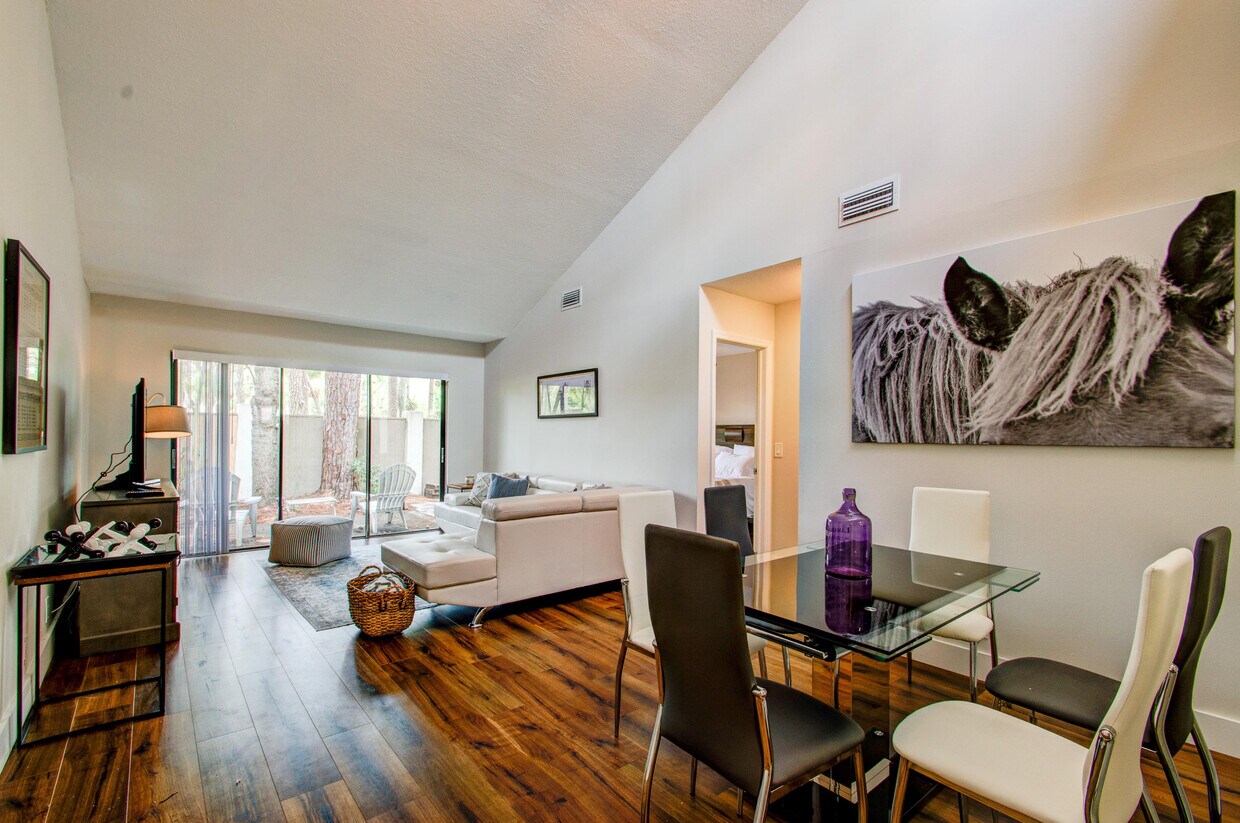 Foto principal - 212 Wood Dale Dr