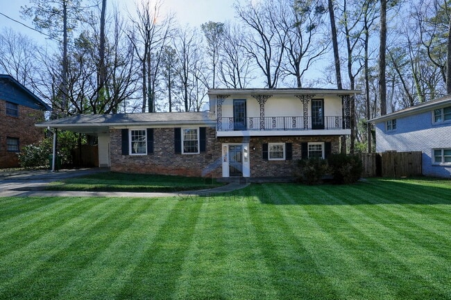 Photo - Move in before January 31st and choose your reward: a $250 Amazon Gift Card or a 55" Smart TV! Apartments