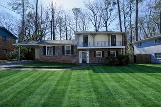 Building Photo - 2607 Elkhorn Dr