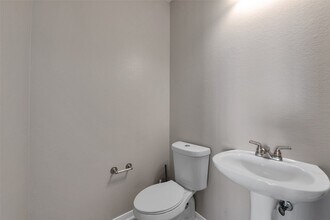 Building Photo - 9200 Westheimer Rd