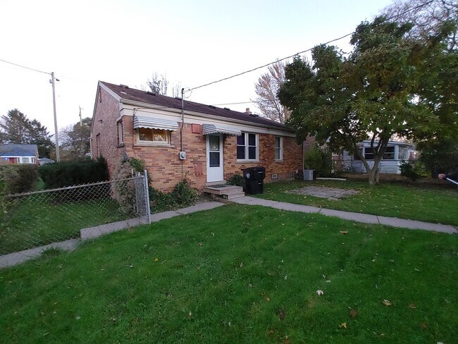 Building Photo - REDFORD: 3 Bed Ranch with Finished Basement