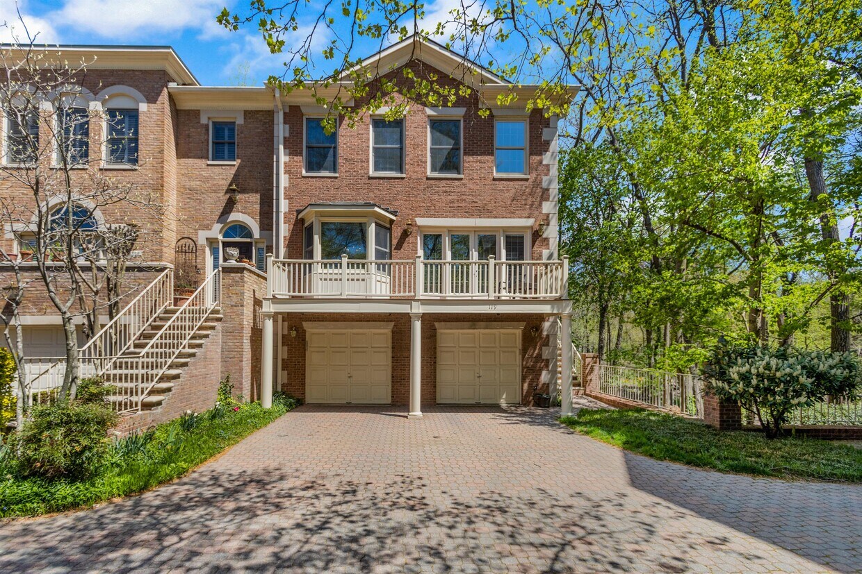 119 Gresham Pl, Falls Church, VA 22046 Townhome Rentals in Falls