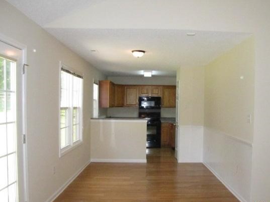 Building Photo - 614 Meadowbrook Dr