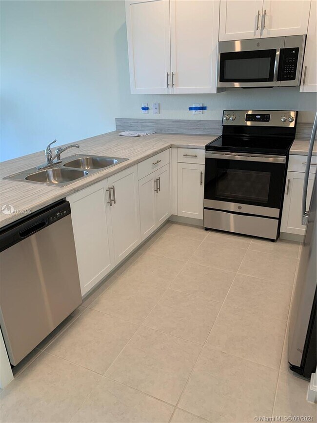 Foto del edificio - 3440 W 111th St